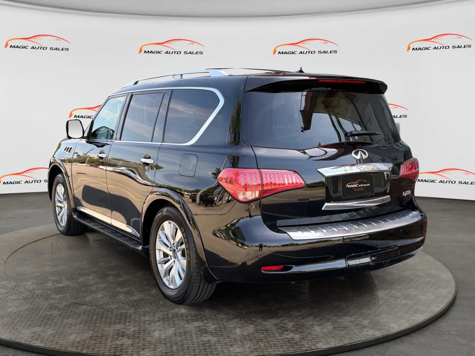 Used 2016 INFINITI QX80 4WD w/ All Season Package image 8