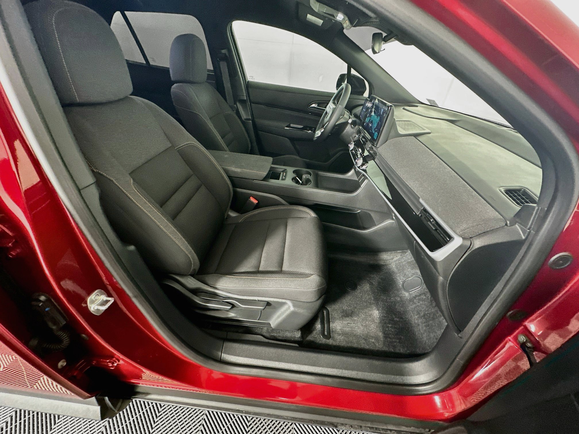 Used 2024 Honda Prologue EX image 30