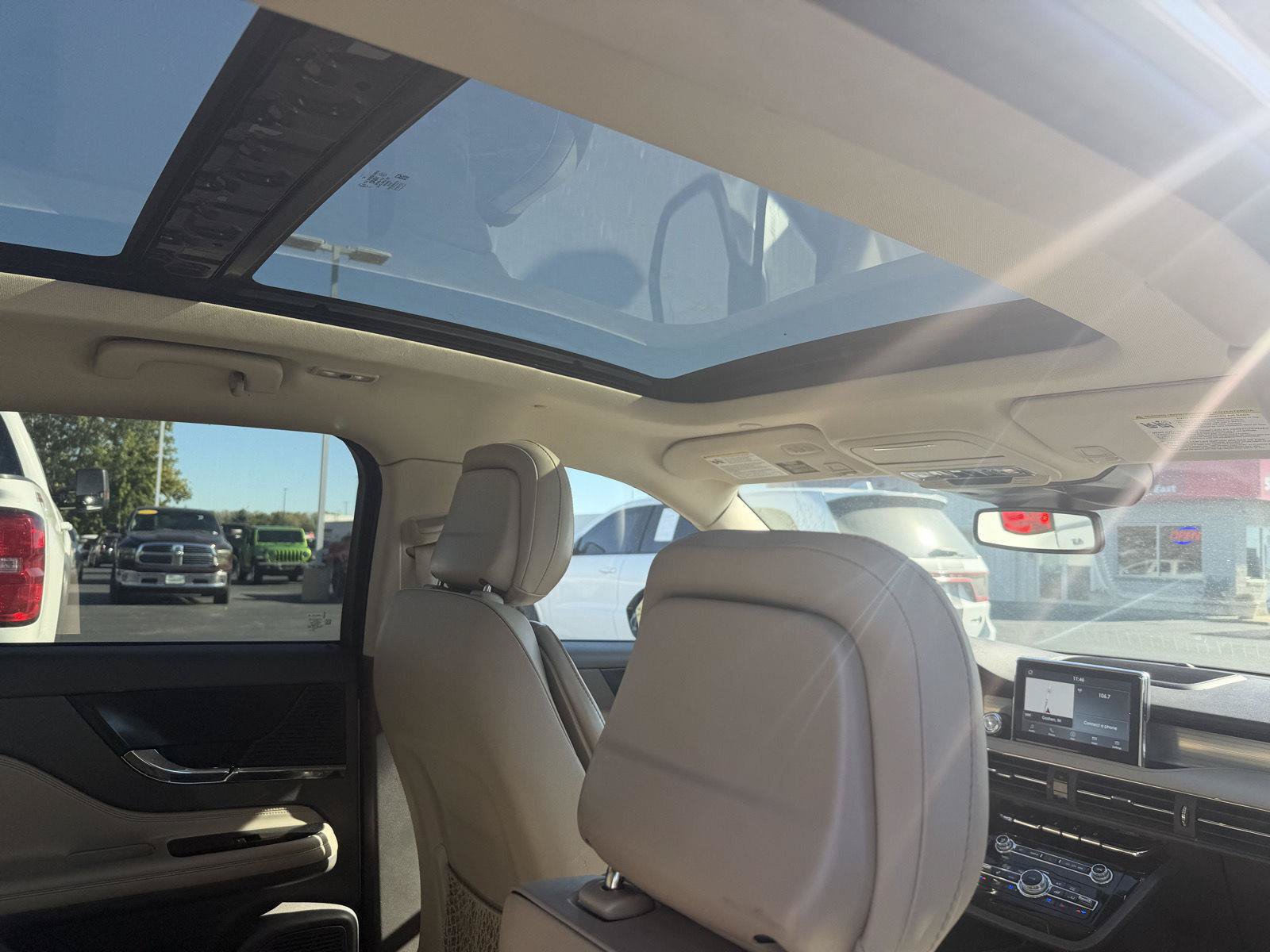 Used 2020 Lincoln Corsair FWD w/ Premium Package image 20
