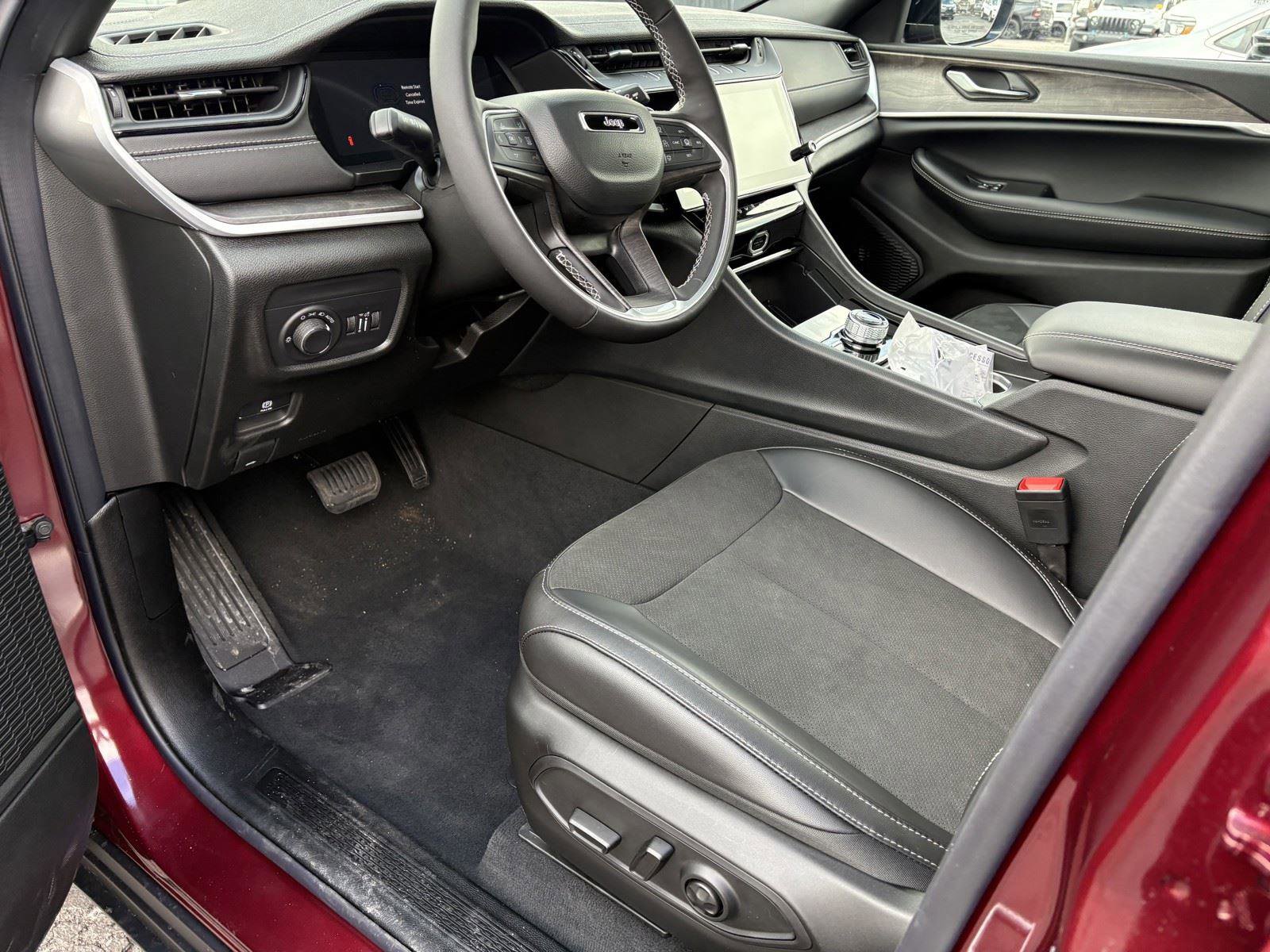 New 2026 Jeep Grand Cherokee 4WD image 14