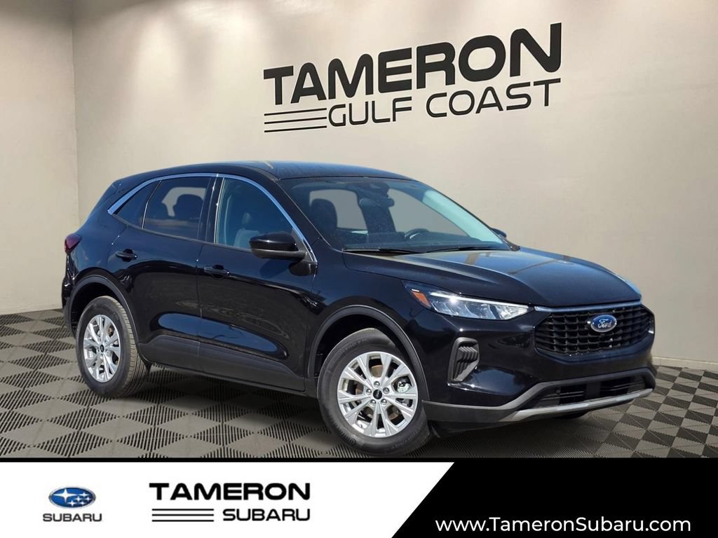 Used 2023 Ford Escape Active w/ Tech Pack #2 AWD/4WD image 1