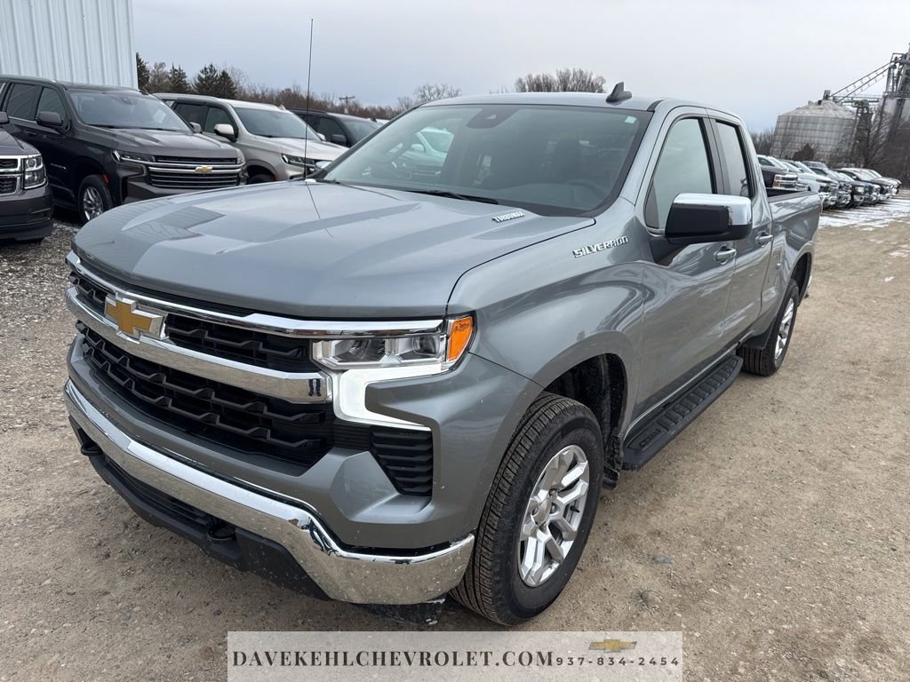 Used 2025 Chevrolet Silverado 1500 LT image 1