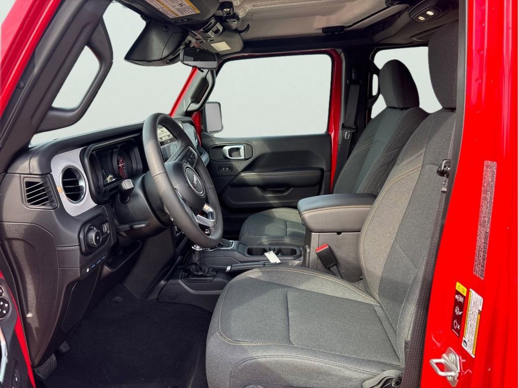 Used 2025 Jeep Wrangler Sahara 4xe AWD/4WD image 11