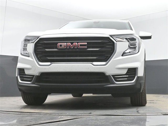 Used 2022 GMC Terrain SLE image 28