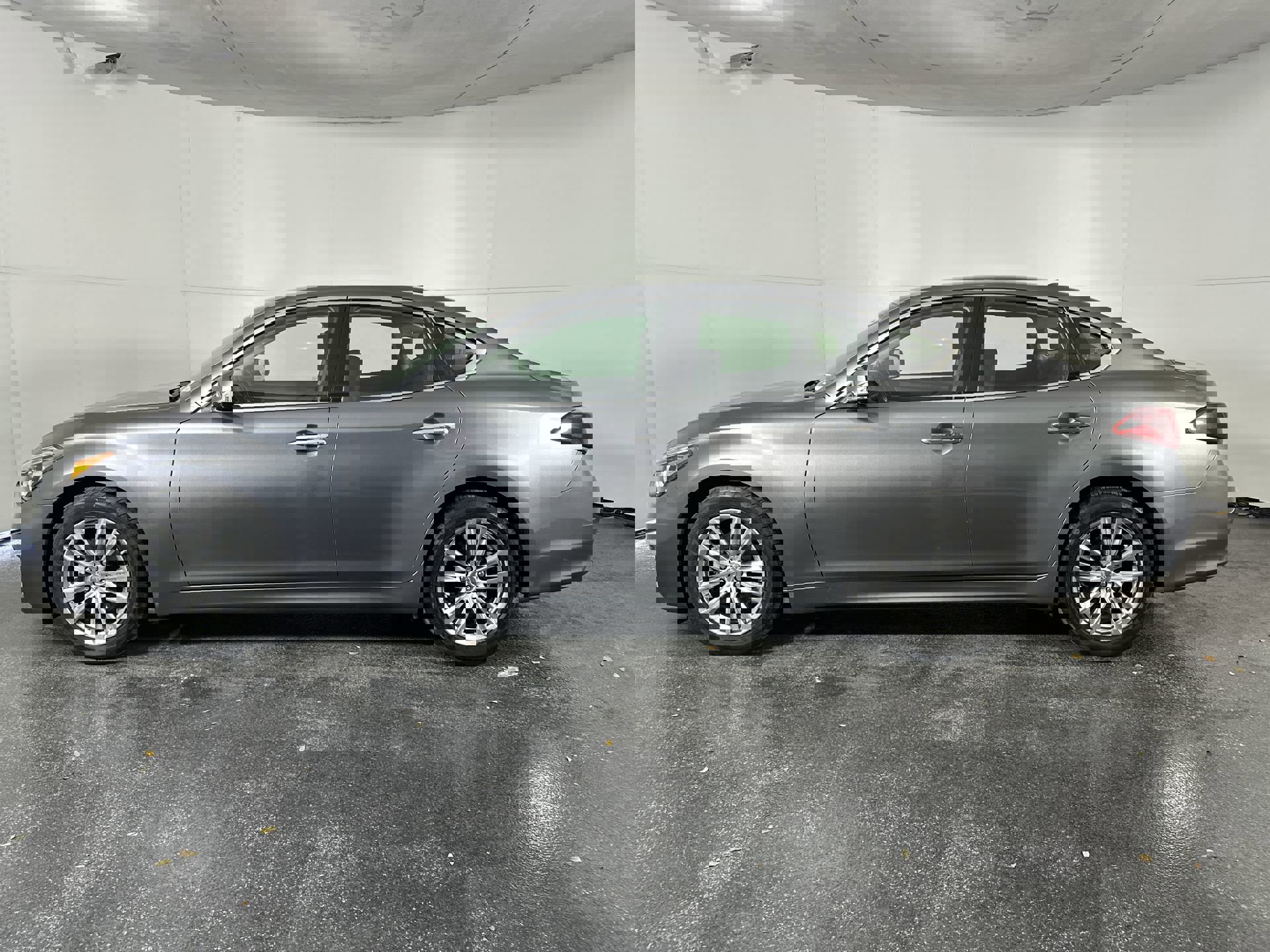 Used 2019 INFINITI Q70 Luxe w/ Proactive Package image 7