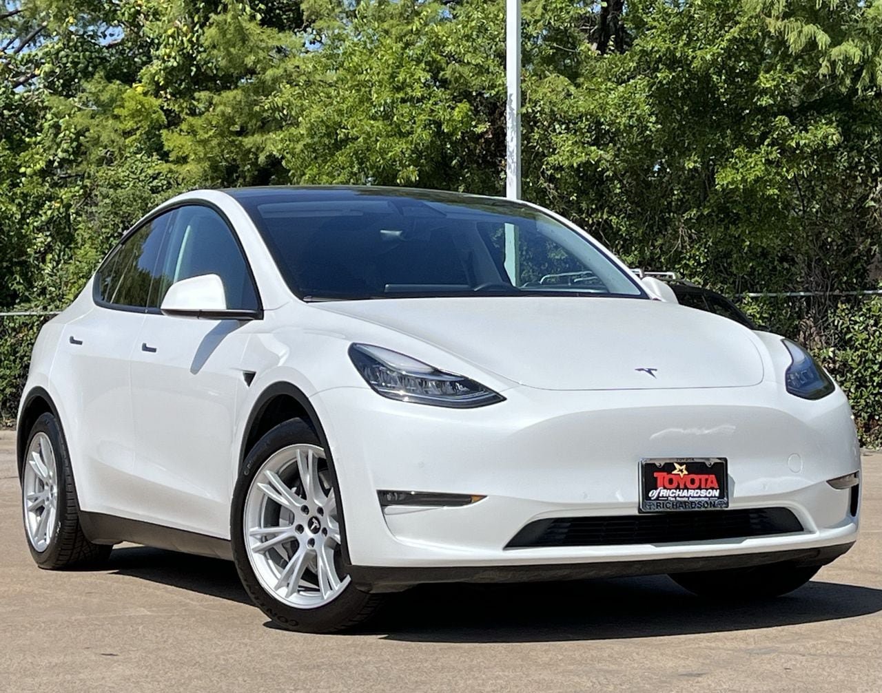 Used 2021 Tesla Model Y Long Range AWD/4WD image 2