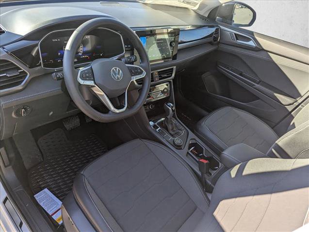 New 2025 Volkswagen Taos SE image 3