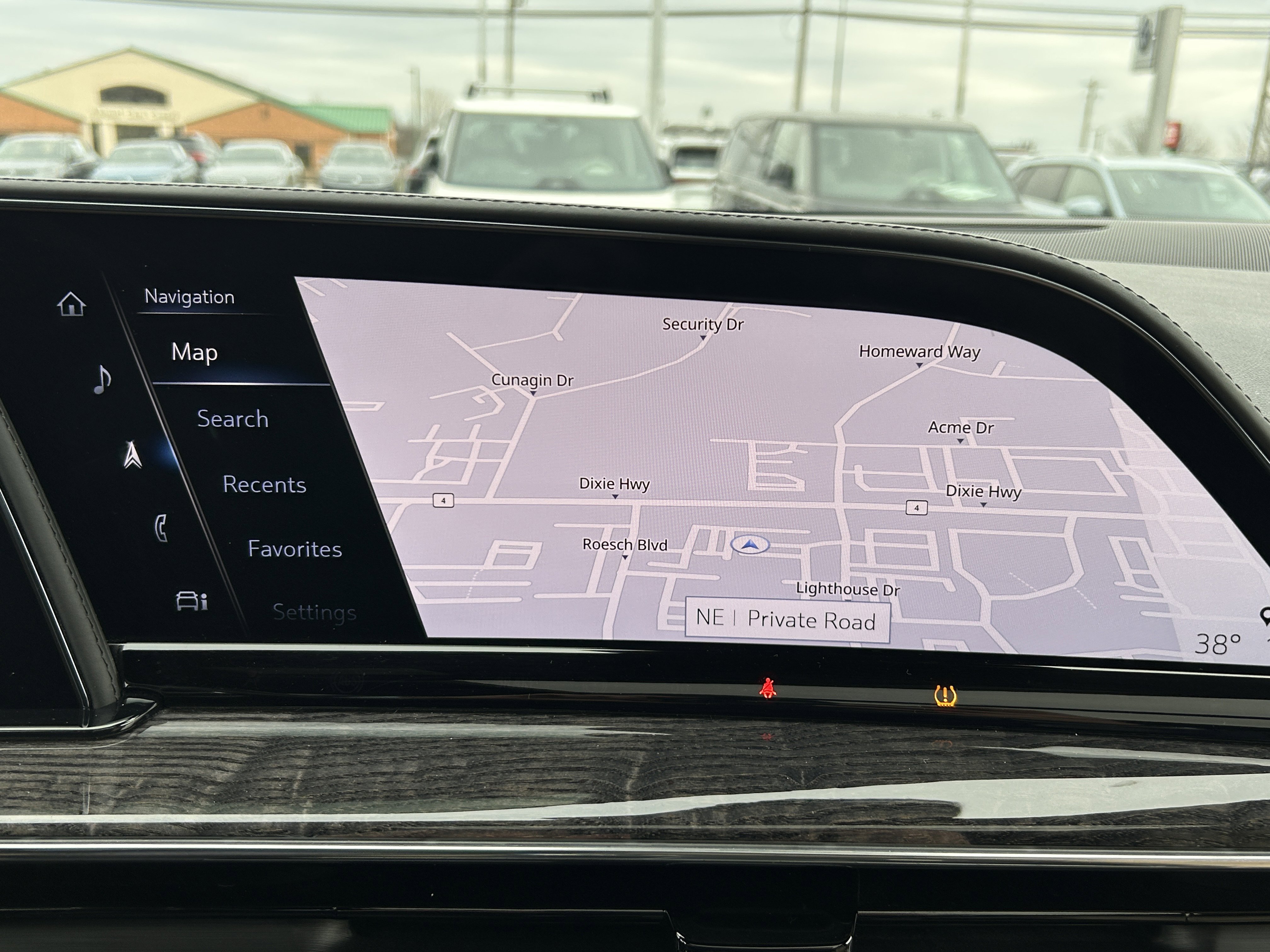 Used 2021 Cadillac Escalade Premium Luxury image 13