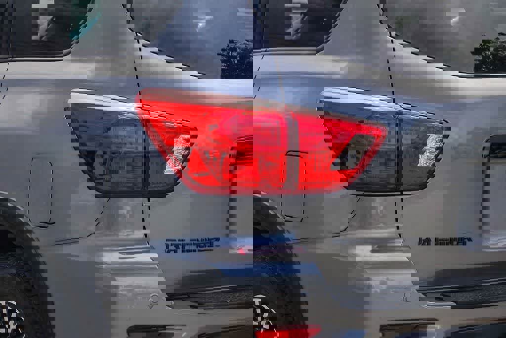 Used 2020 Nissan Pathfinder SV w/ Rock Creek Edition image 7