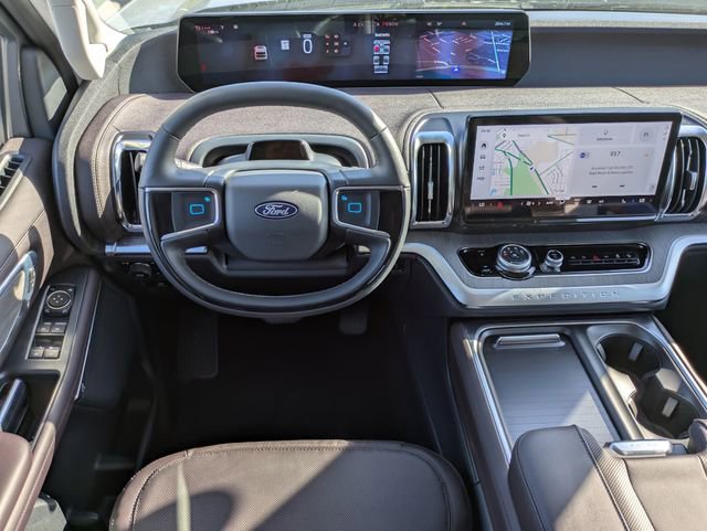 Certified 2025 Ford Expedition Platinum w/ Platinum Ultimate Package image 16