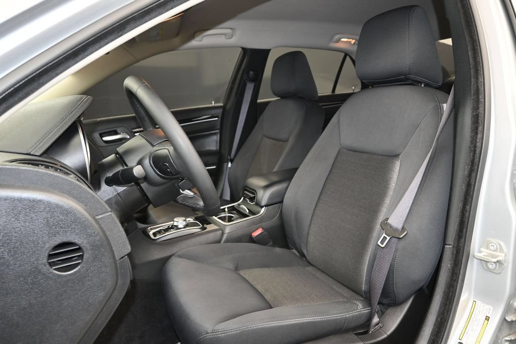 Used 2023 Chrysler 300 Touring w/ Safetytec Plus Group RWD image 23
