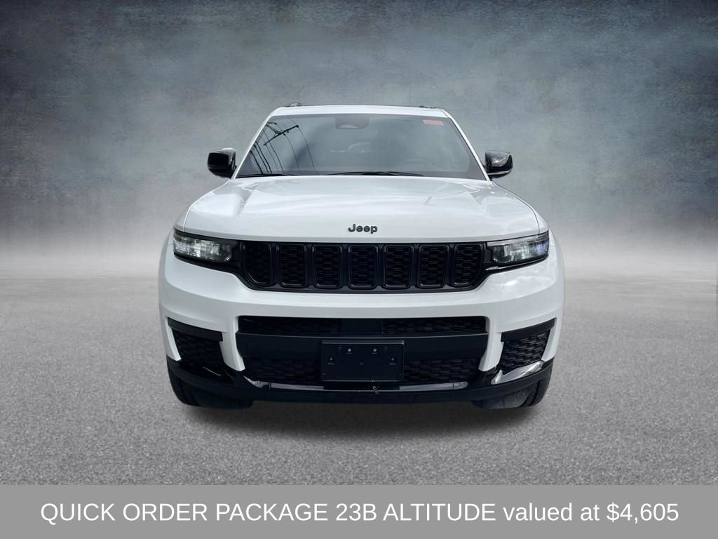Used 2023 Jeep Grand Cherokee L Laredo AWD/4WD image 3
