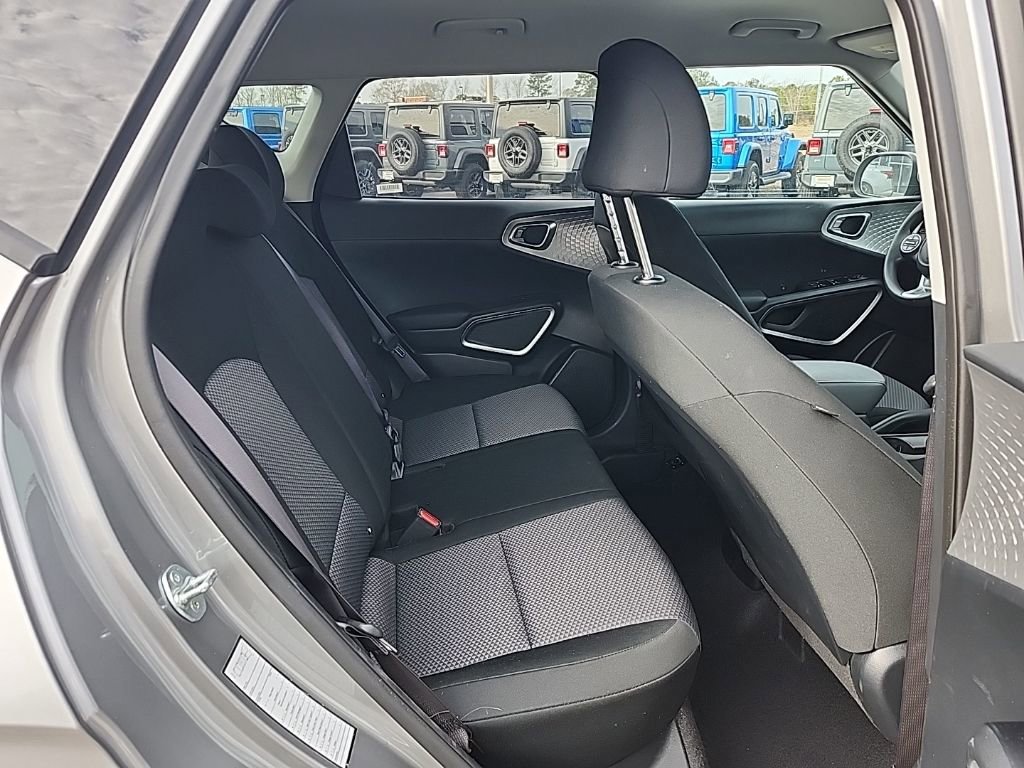 Used 2024 Kia Soul LX w/ Option Group 015 image 28