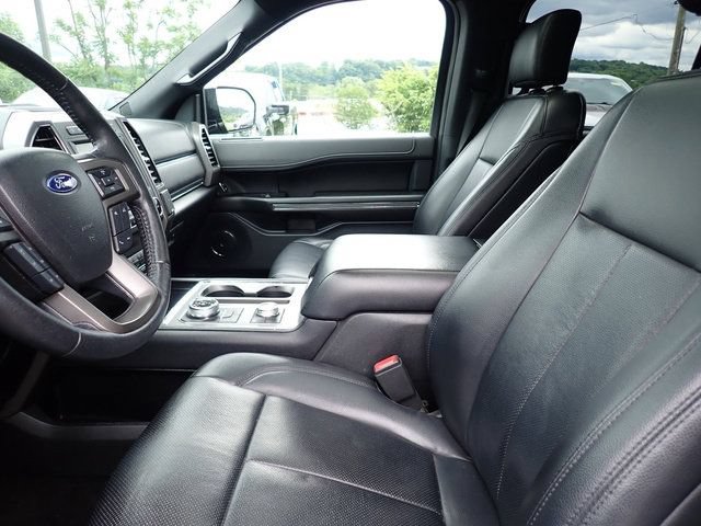 Used 2019 Ford Expedition XLT w/ Equipment Group 202A AWD/4WD image 11