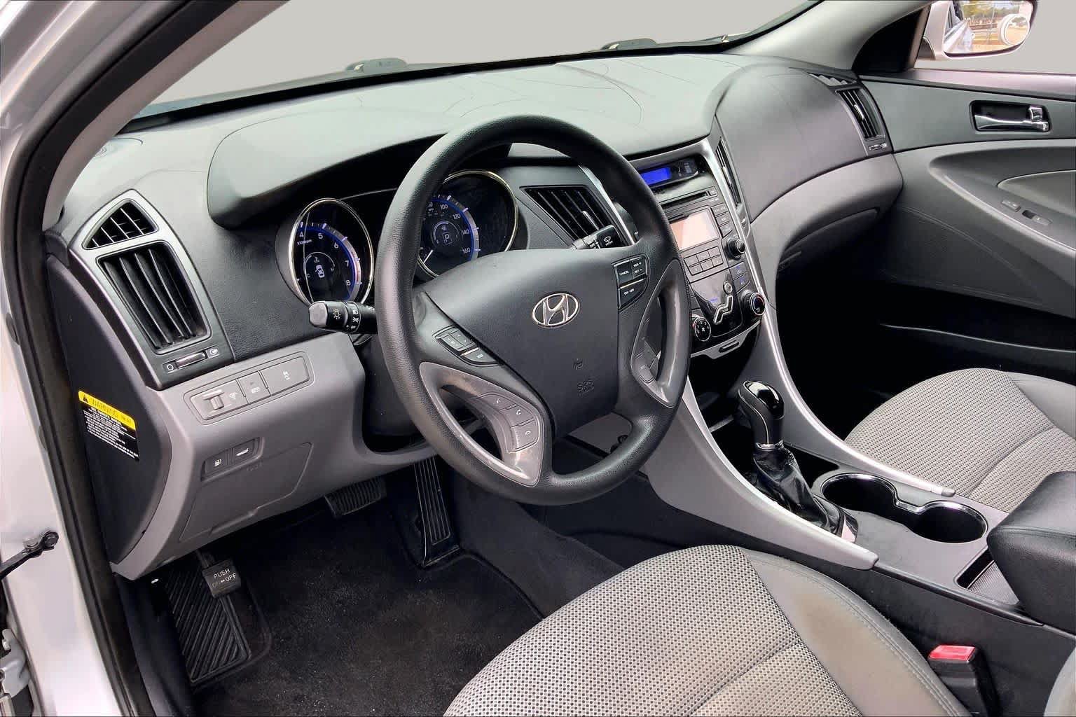 Used 2012 Hyundai Sonata GLS w/ Popular Equipment Pkg FWD image 17