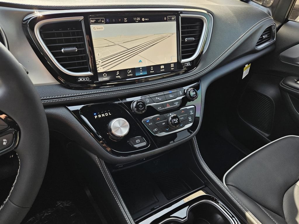 New 2026 Chrysler Pacifica Limited w/ Uconnect Theater Family Group FWD image 17