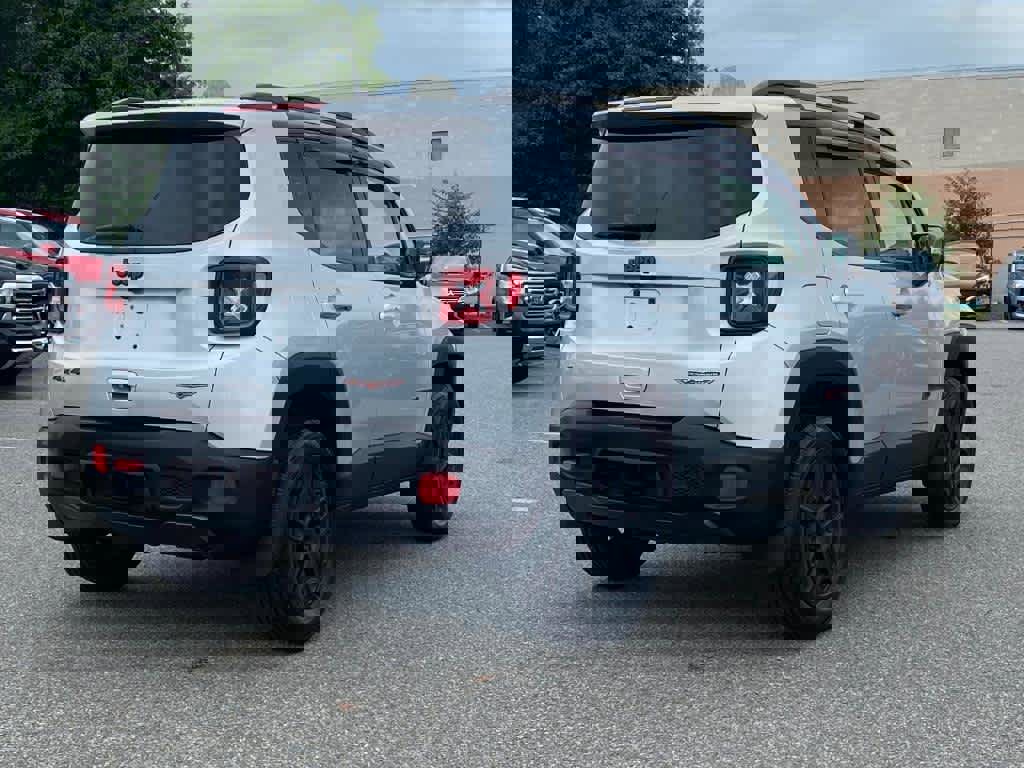 Used 2018 Jeep Renegade Trailhawk image 5