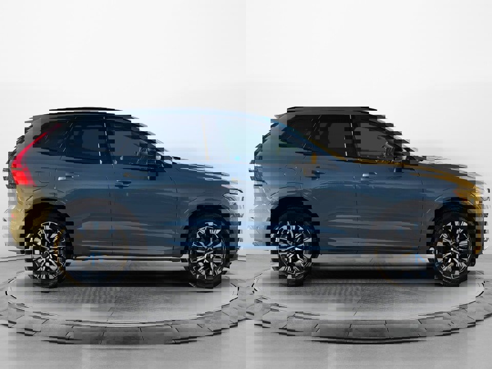 Certified 2024 Volvo XC60 B5 Plus w/ Climate Package image 8