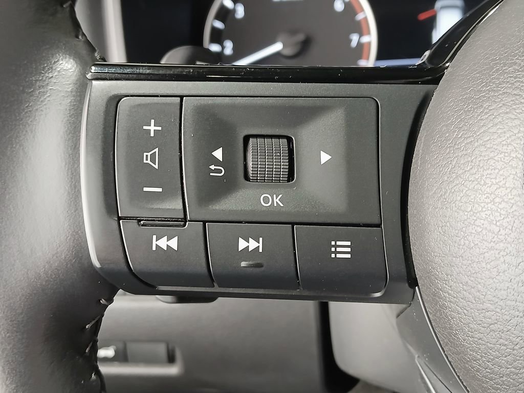 Used 2023 Nissan Rogue SL AWD/4WD image 28
