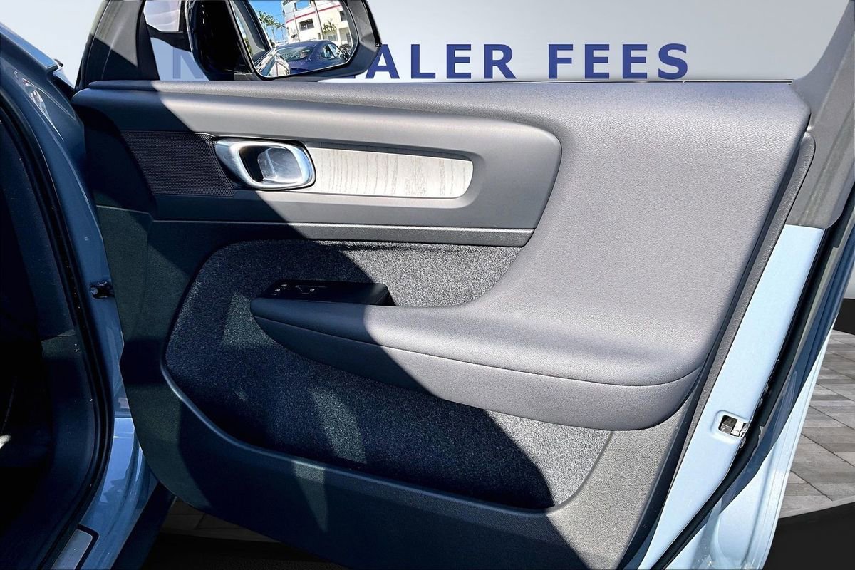 Used 2023 Volvo XC40 B5 Plus w/ Driver Assist Package image 28