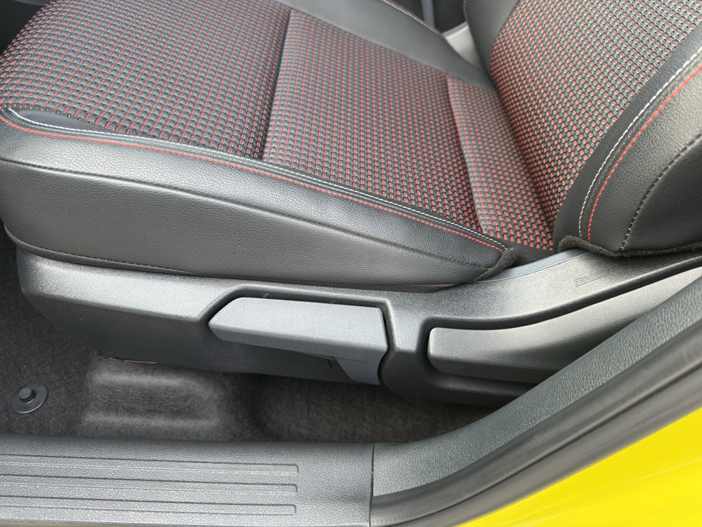 Used 2025 Nissan Kicks SR image 15