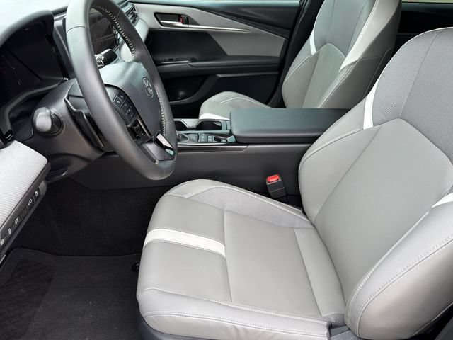 Used 2026 Toyota Camry SE w/ Convenience Package FWD image 18