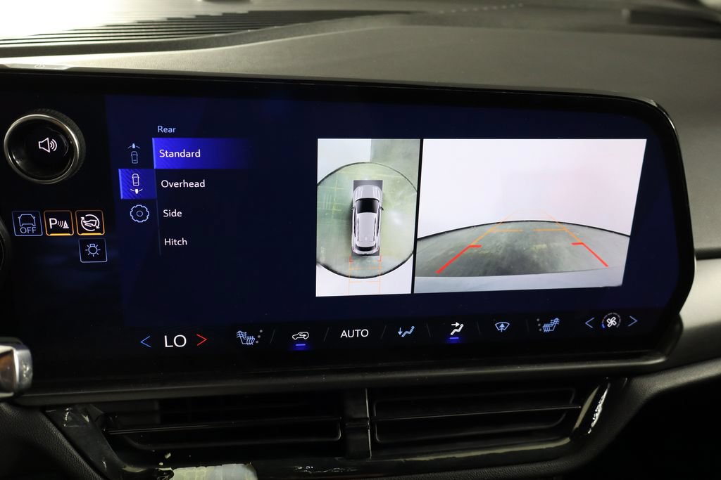 Used 2024 Chevrolet Equinox EV RS FWD image 40
