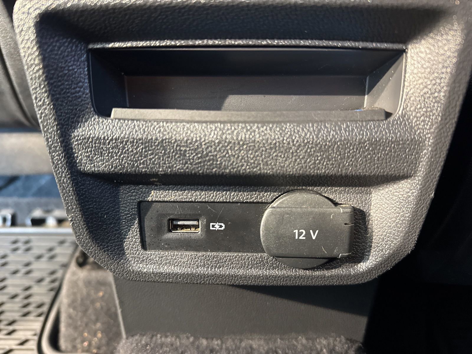 Used 2020 Volkswagen Tiguan SEL w/ 3rd Row Seat Package image 19