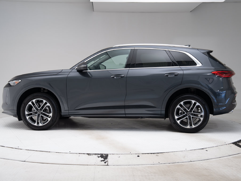 Certified 2025 Audi Q5 Premium w/ Convenience Package AWD/4WD image 2