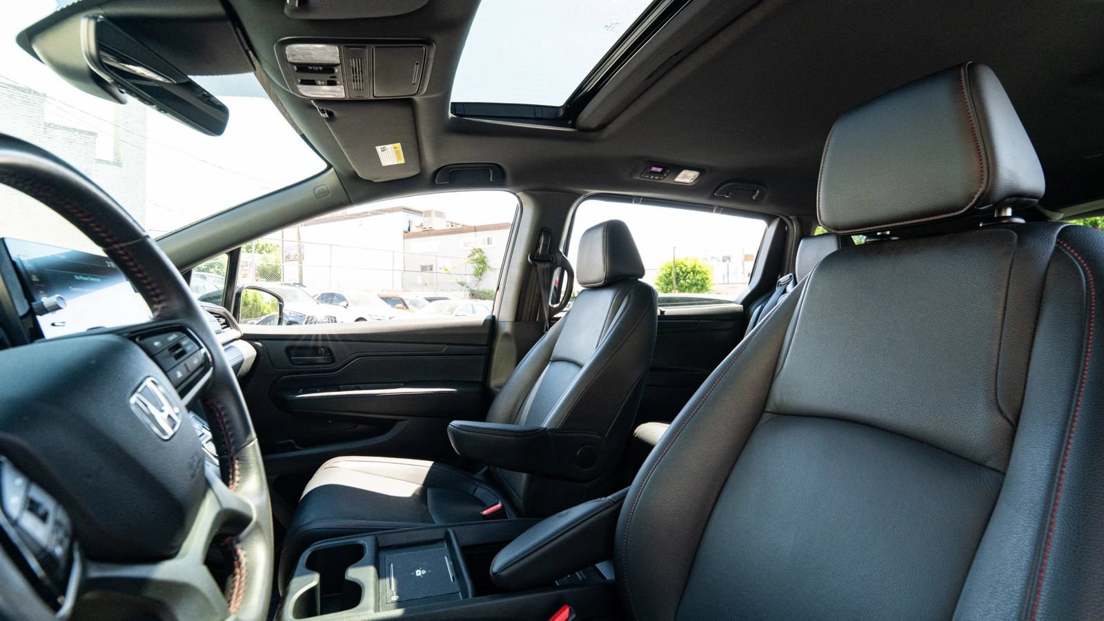 Used 2025 Honda Odyssey Sport-L image 31