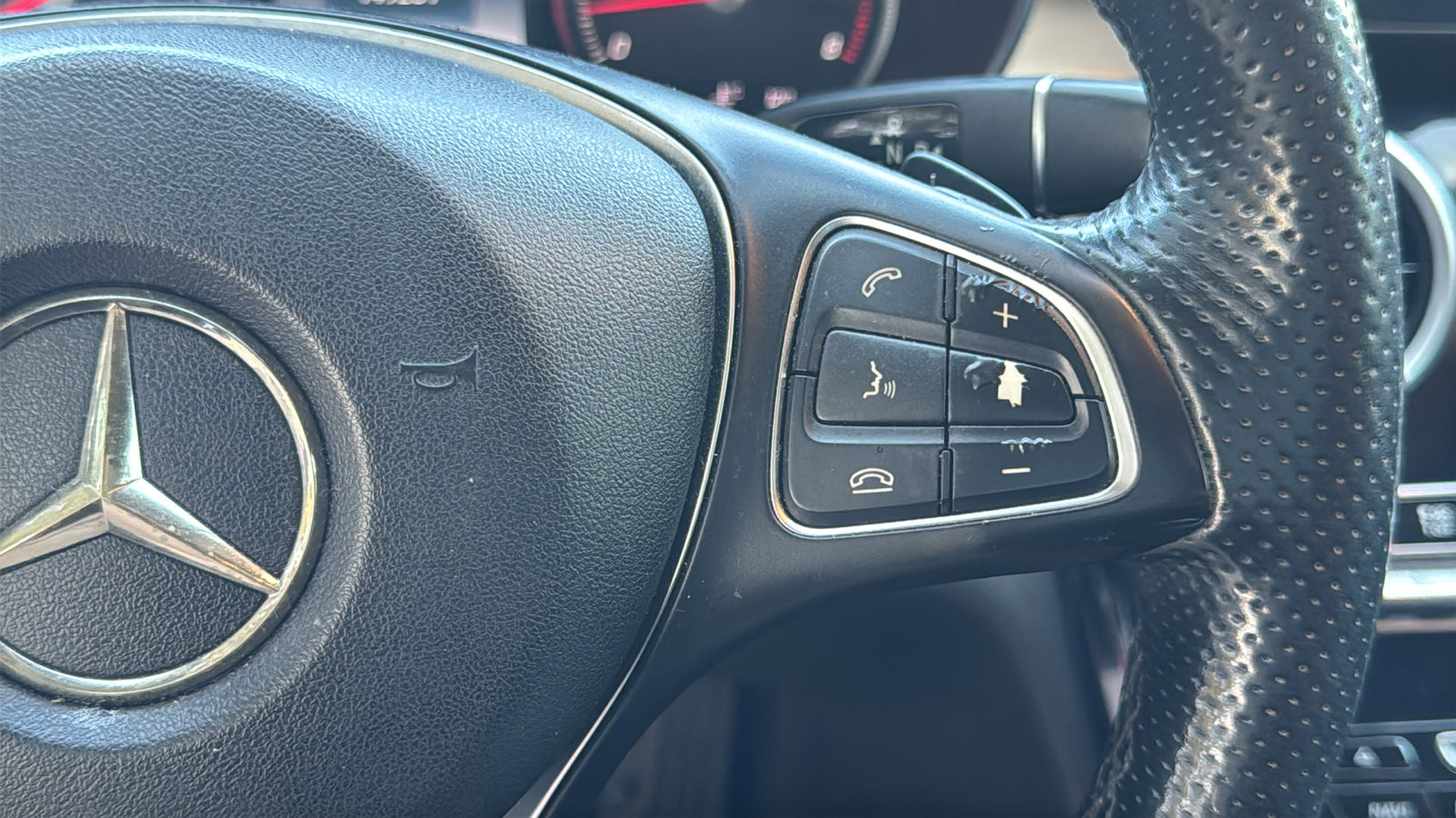 Used 2015 Mercedes-Benz C 300 Sedan image 23