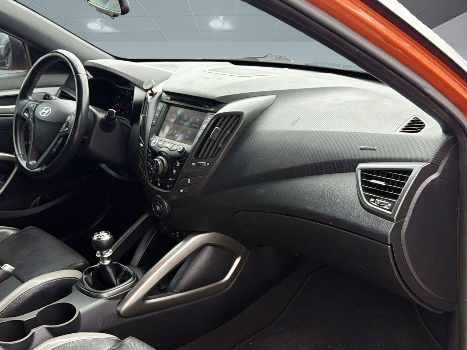 Used 2016 Hyundai Veloster Turbo FWD image 28
