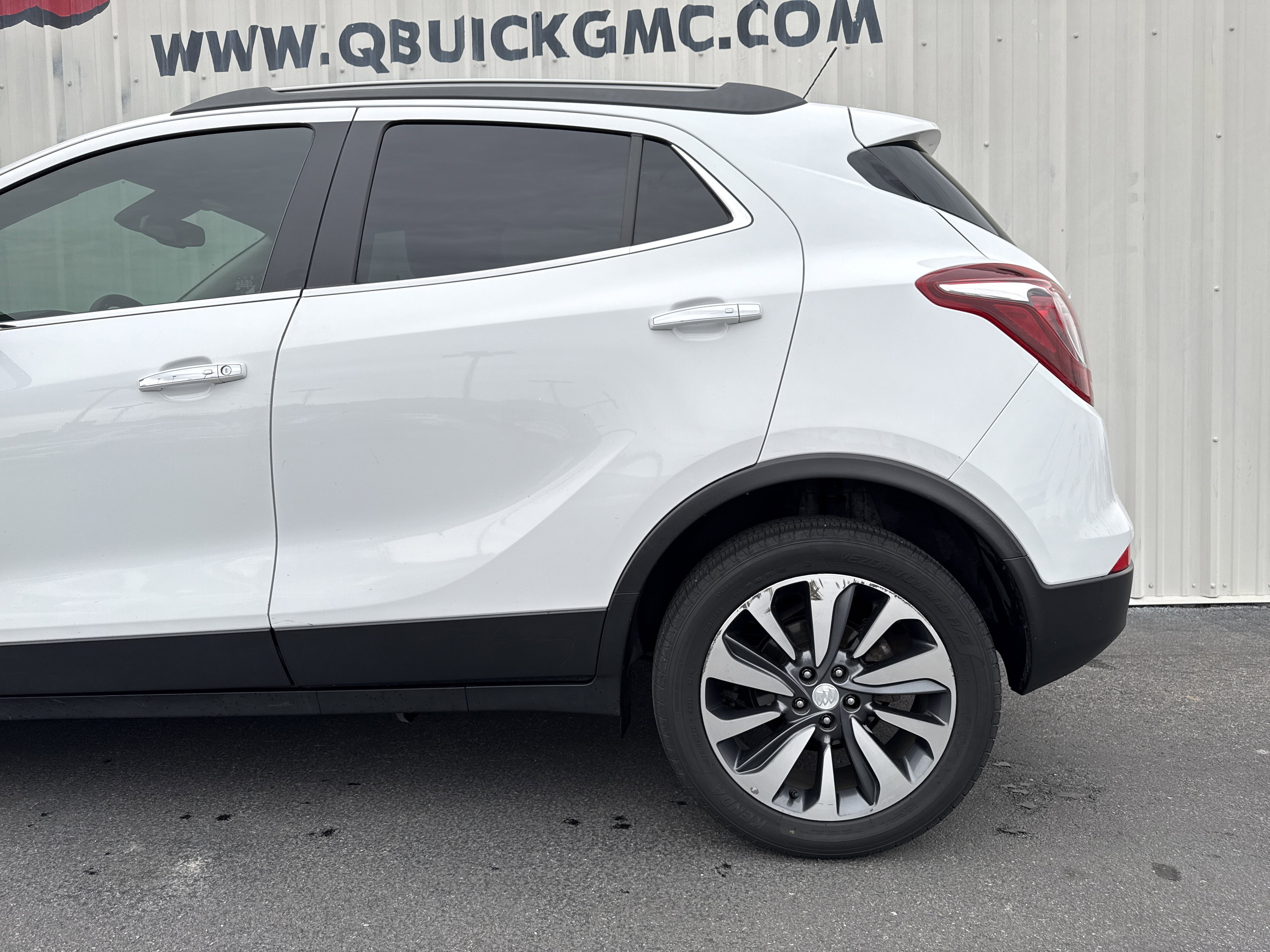 Used 2021 Buick Encore Preferred image 2