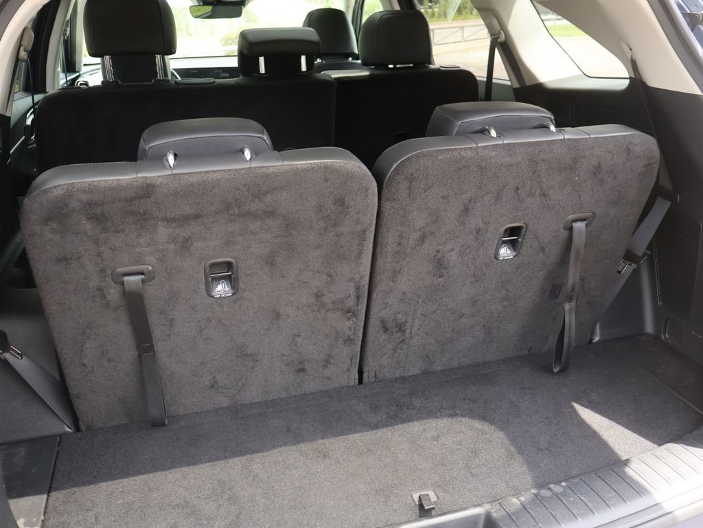 Certified 2024 Kia Sorento S w/ Panoramic Sunroof Package AWD/4WD image 9