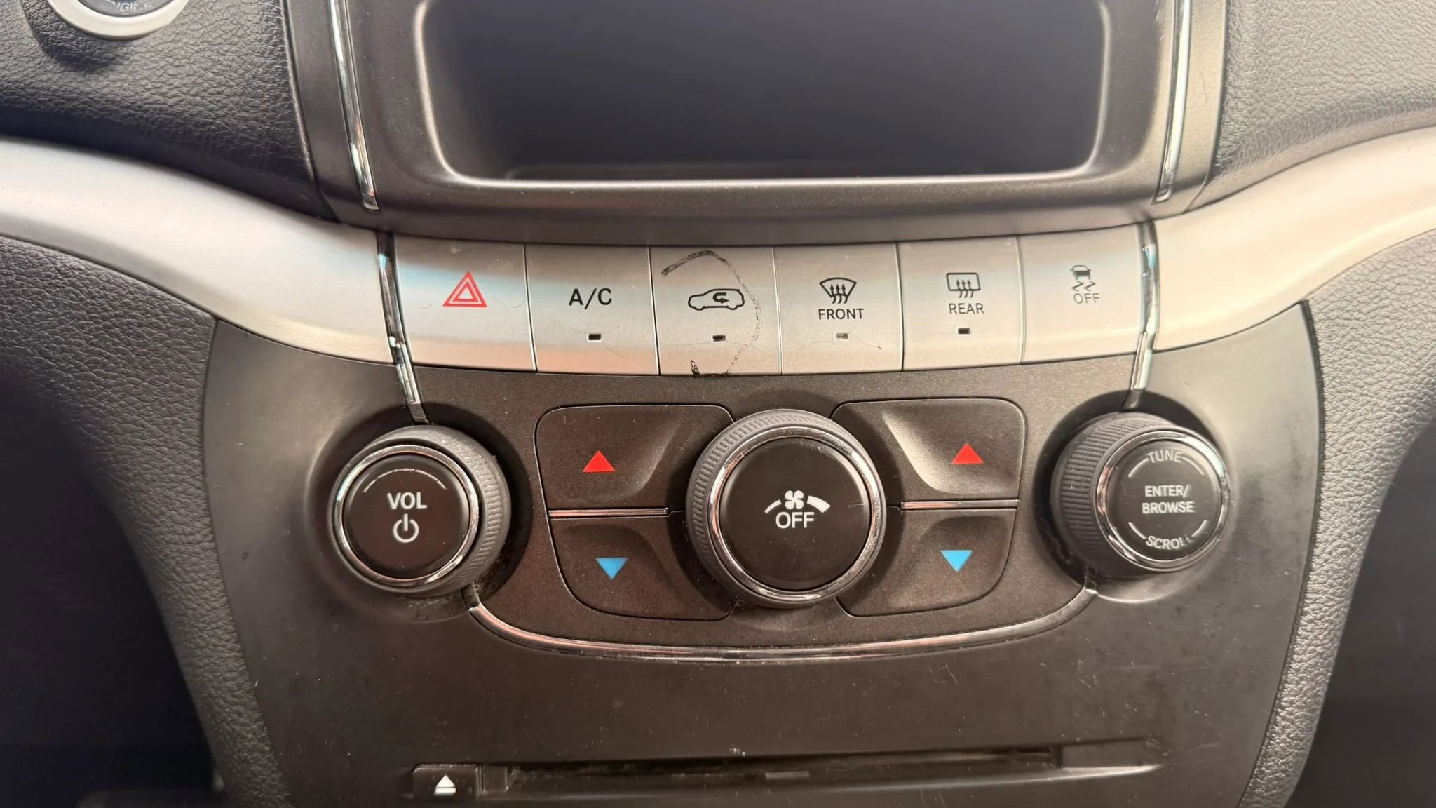 Used 2011 Dodge Journey Mainstreet w/ Popular Equipment Group AWD/4WD image 24