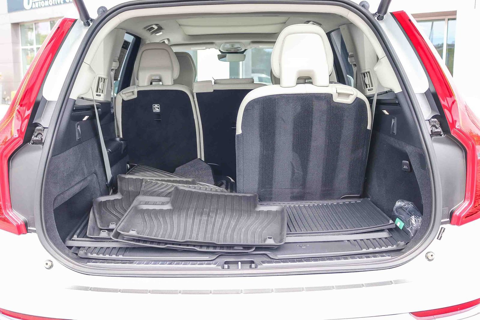 Used 2025 Volvo XC90 T8 Plus w/ Protection Package Premier AWD/4WD image 30