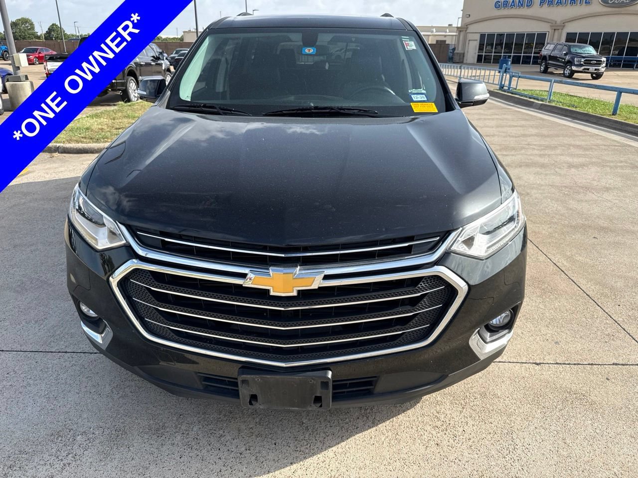 Used 2019 Chevrolet Traverse LT FWD image 2