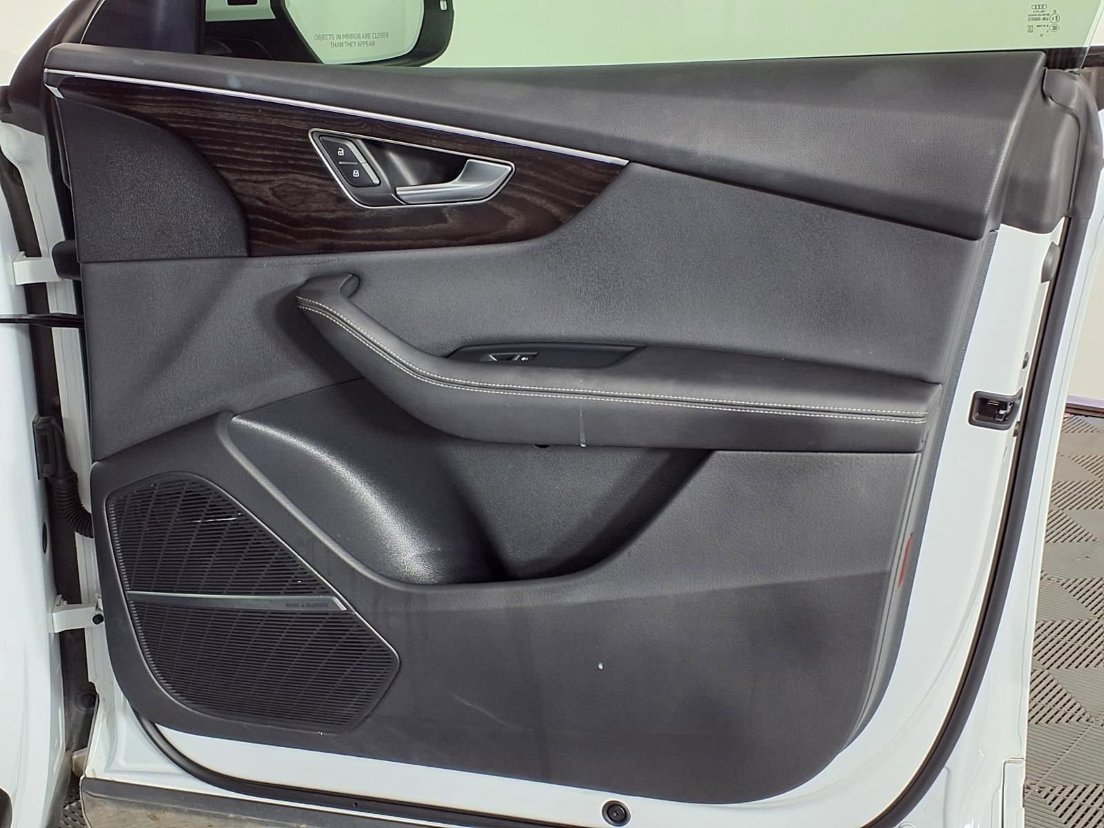 Used 2023 Audi Q8 Prestige image 8