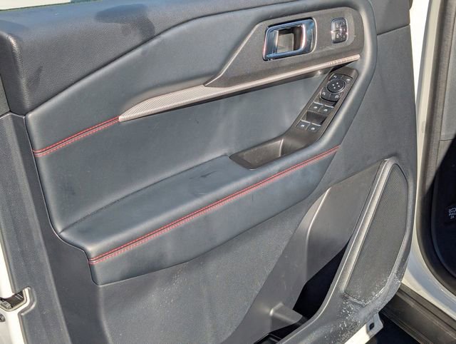 Used 2025 Ford Explorer ST-Line w/ Premium Package image 16