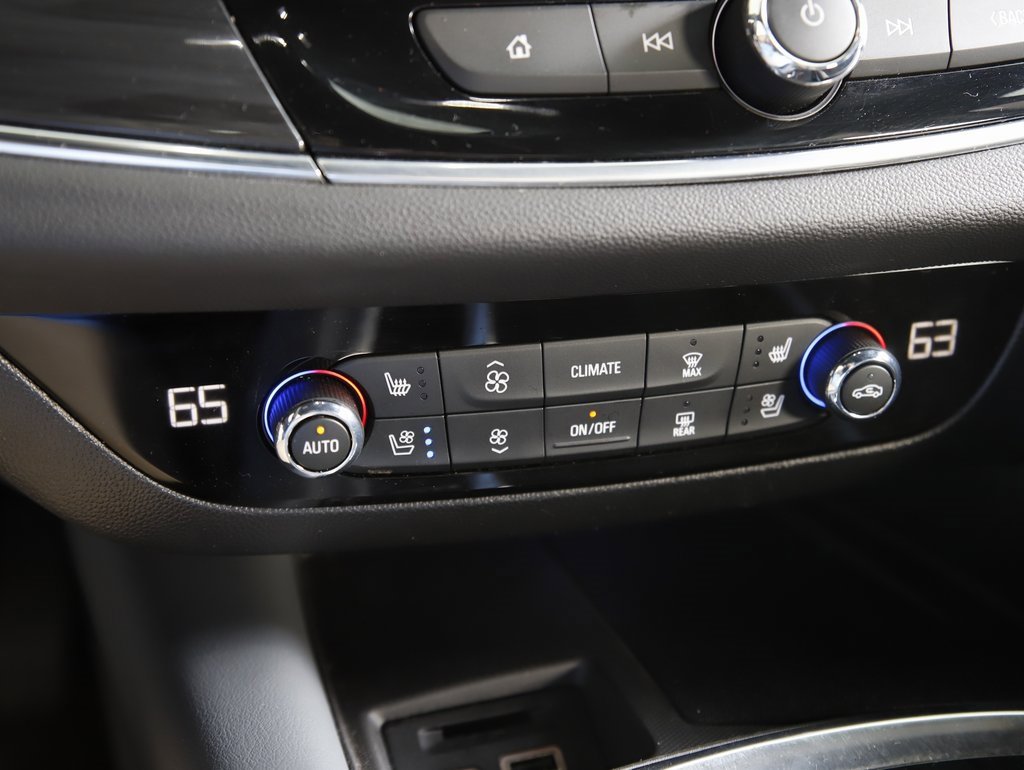 Used 2024 Buick Enclave Premium image 21