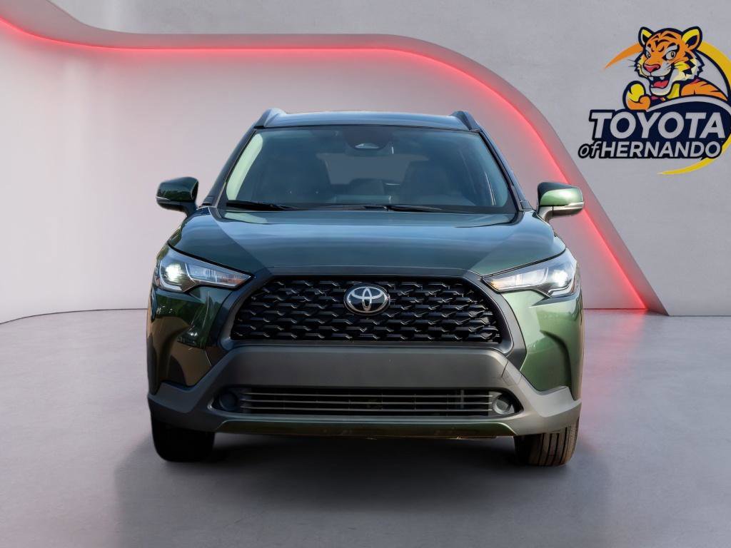 Used 2024 Toyota Corolla Cross LE FWD image 2