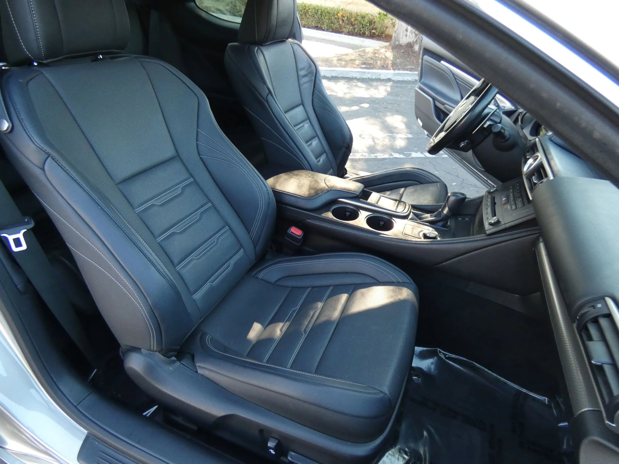 Used 2017 Lexus RC 200t image 34