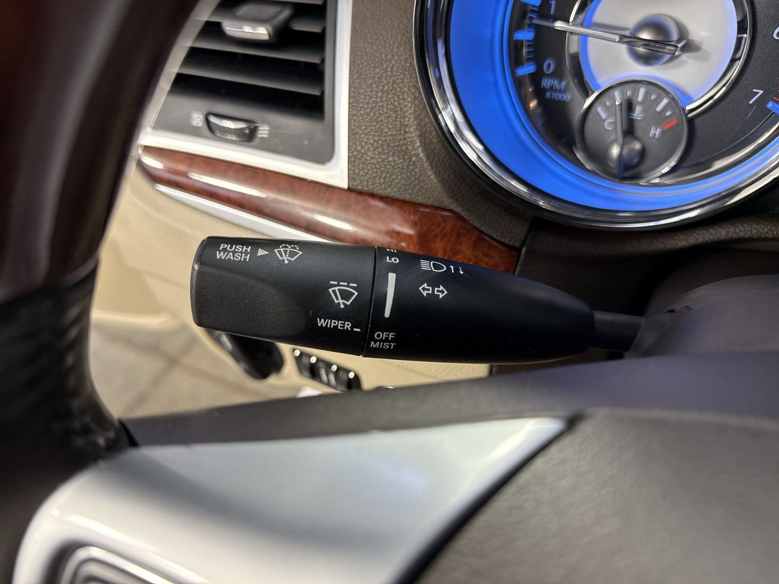 Used 2011 Chrysler 300 C w/ Sound Group RWD image 16