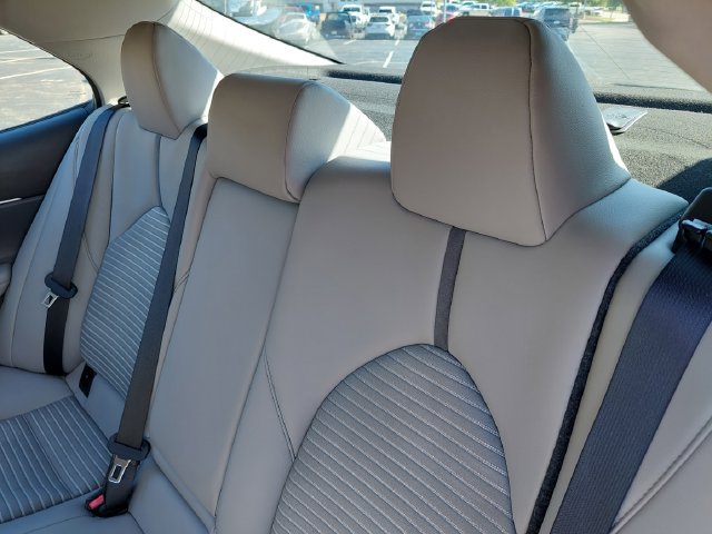 Certified 2022 Toyota Camry SE w/ Cold Weather Package AWD/4WD image 29