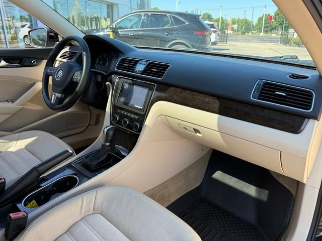 Used 2014 Volkswagen Passat TDI SEL Premium FWD image 20