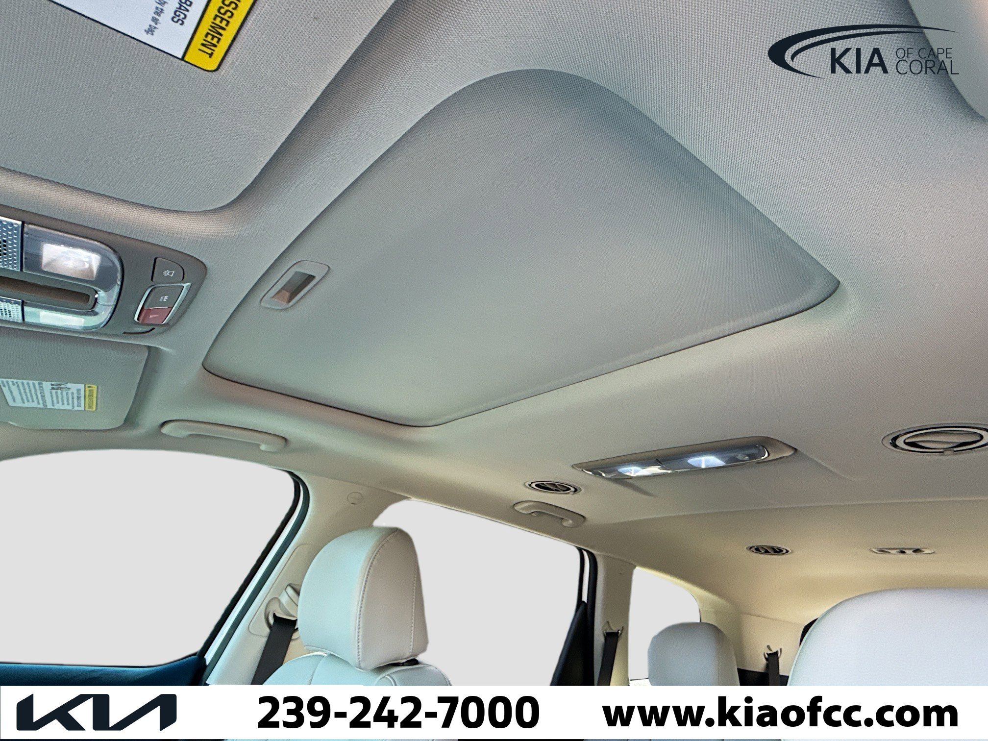 Used 2025 Kia Telluride EX w/ EX Captain's Chair Package image 27