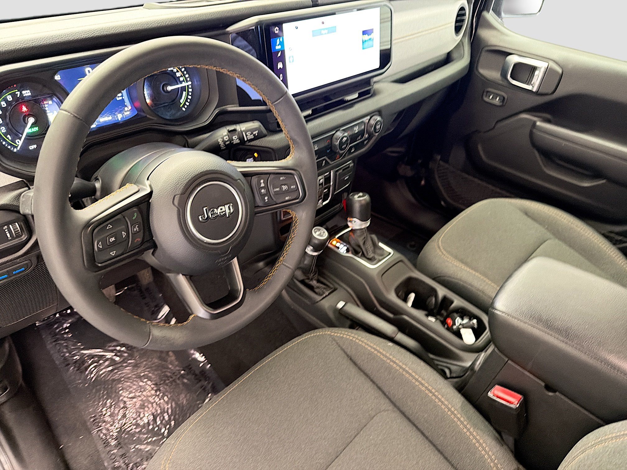 Used 2024 Jeep Wrangler Unlimited AWD/4WD image 7