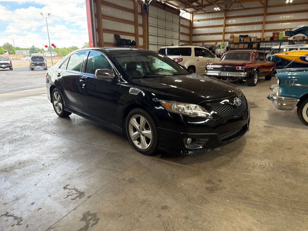 Used 2010 Toyota Camry SE FWD image 6