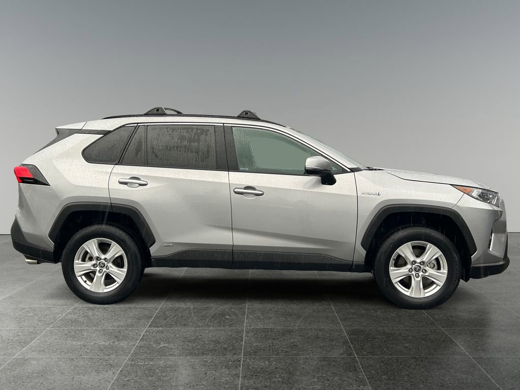 Used 2021 Toyota RAV4 XLE image 9