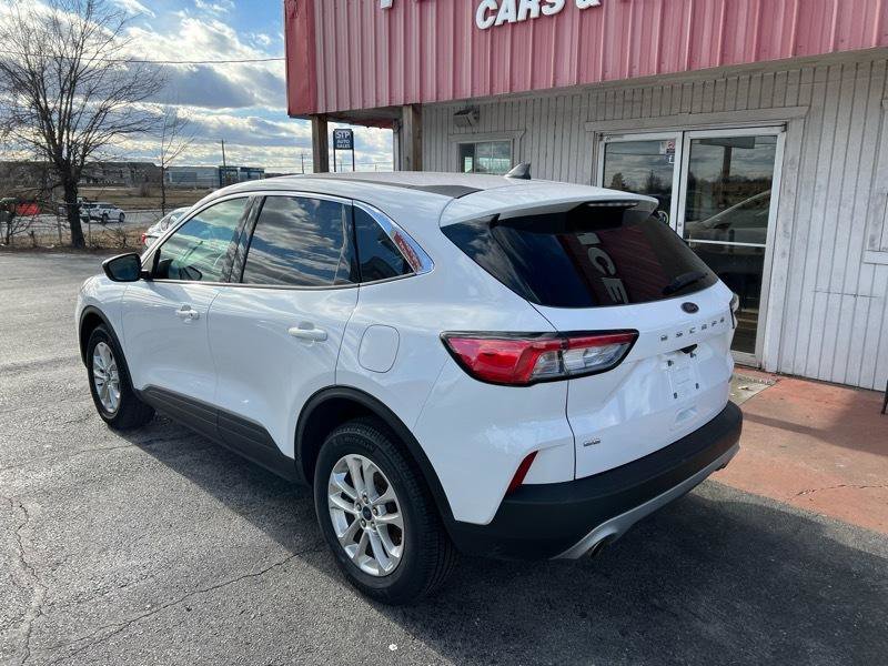 Used 2022 Ford Escape SE image 4